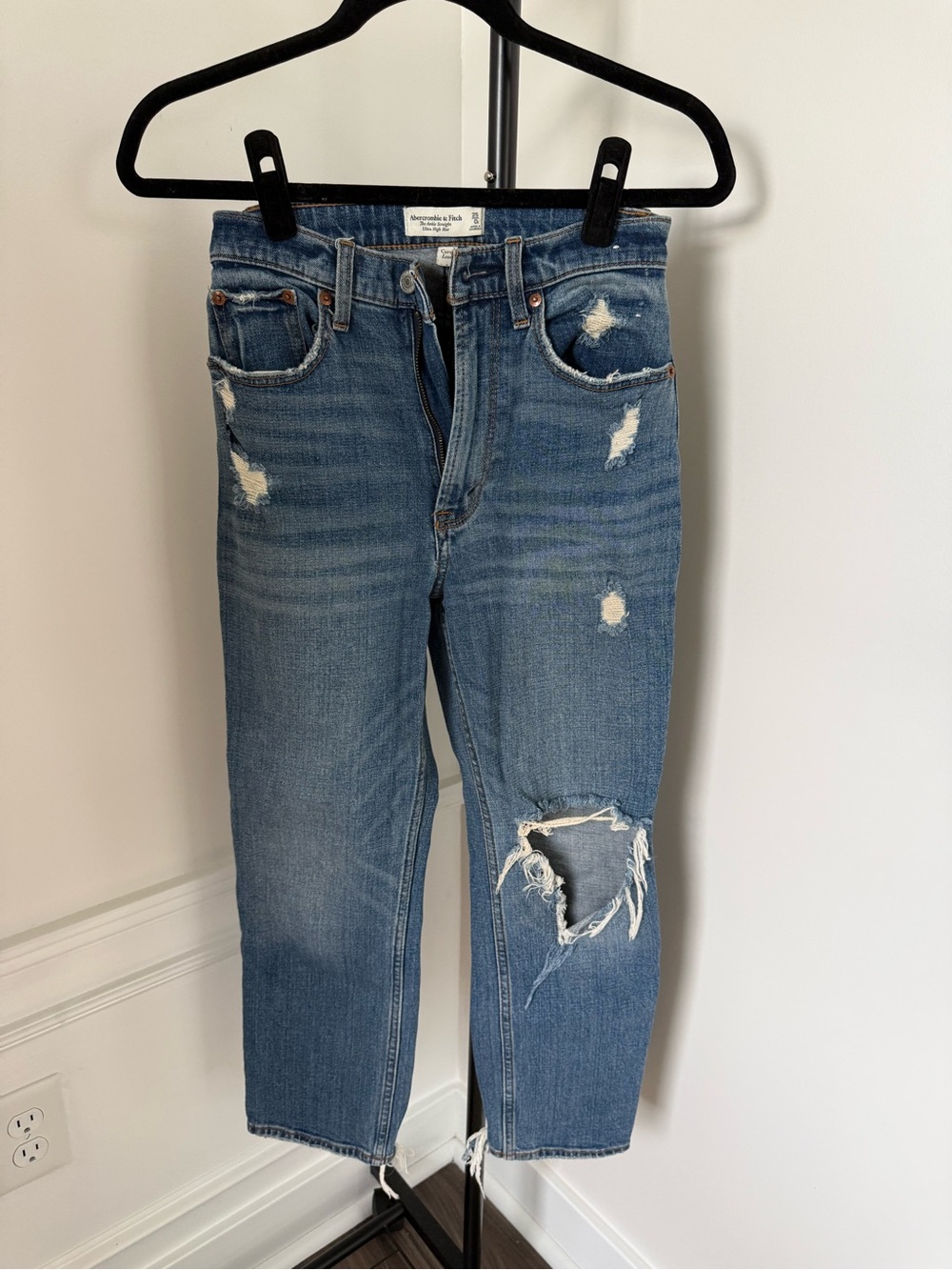 Abercrombie & Fitch Blue Distressed Ankle Jeans